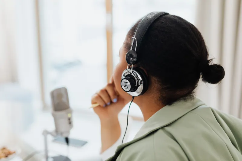Headphones In, Algorithms Out: Why Audio Drama Is Quietly Becoming the Coolest Room in Entertainment